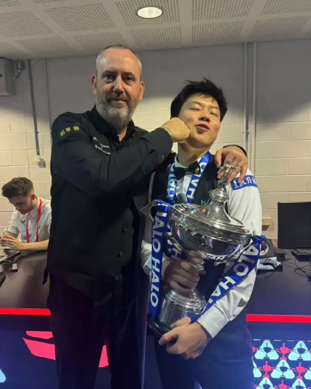 起练球, 获得职业资, 强调自己受