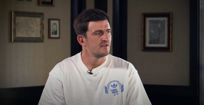 我认为曼联, 受到英超所